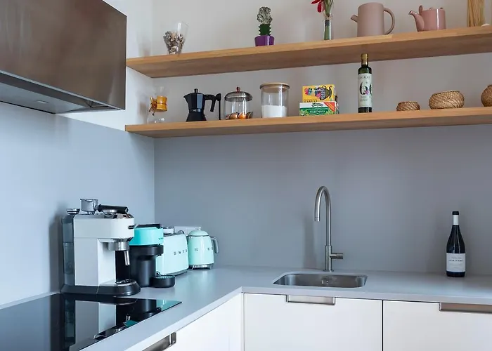 Refugio De Paz Y Encanto En El Corazon De Con Vistas Al Mar